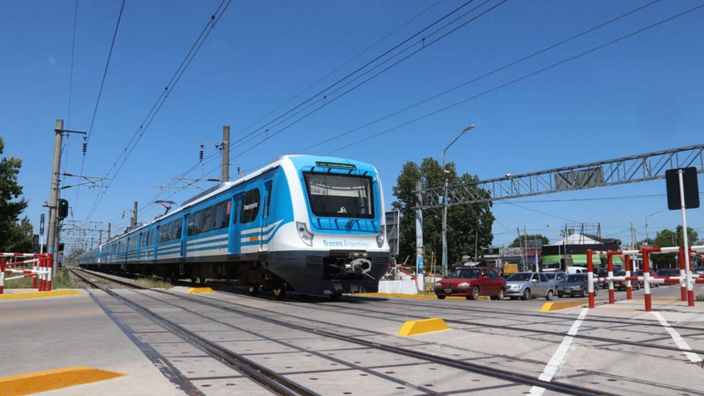 Tren Roca: un motociclista herido por un choque en Quilmes