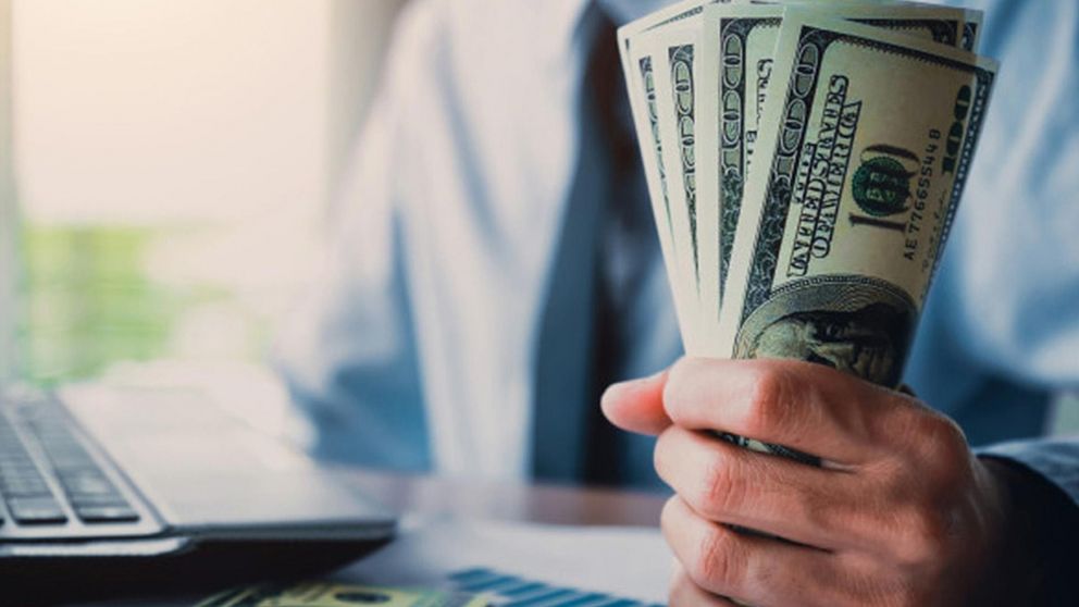 Una empresa del sector tecnol�gico busca 100 empleados y ofrece sueldos cercanos a los 3.000 d�lares.