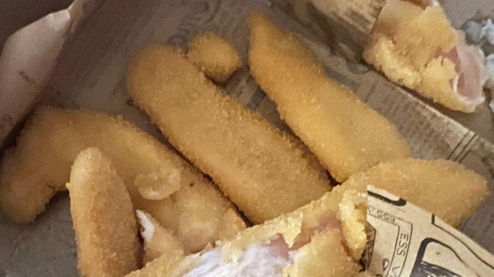 Una joven recibió algo asqueroso por delivery.