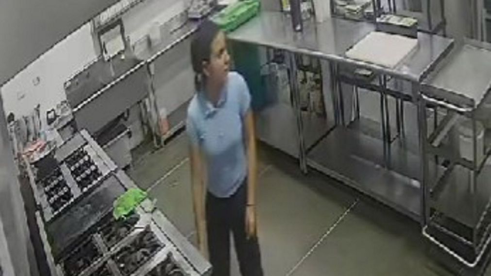 El dueño de local de comidas encontró a la empleada haciendo un polémico TikTok.