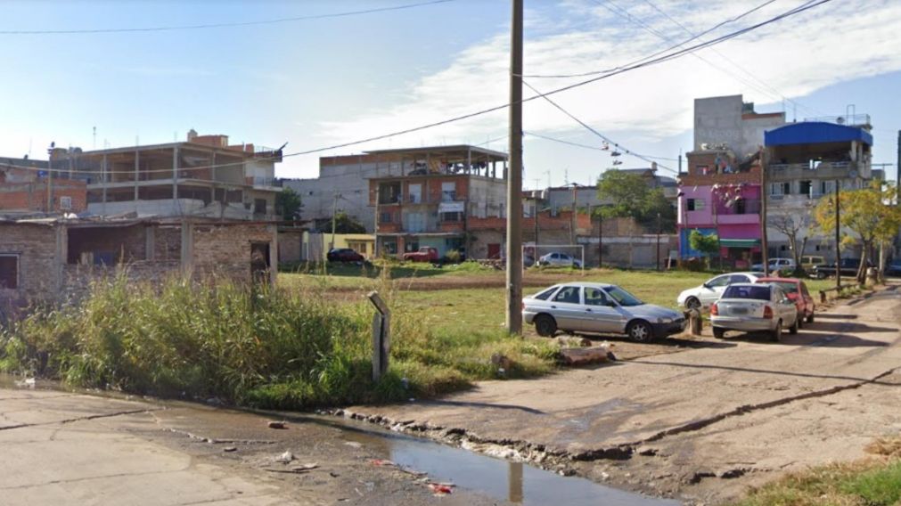 Las autoridades buscan en este barrio a los responsables de la tentativa de asalto.