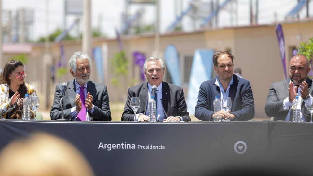 La entrega simbólica de la casa número 70.000 se realizó en el flamante barrio "Unión" de Villa Mercedes, San Luis.