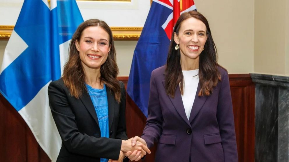 Sanna Marin, actual primera ministra filandesa y su homóloga neozelandesa, Jacinda Ardern, son dos de las jefas de gobierno más jóvenes entre un pequeño porcentaje de mujeres líderes mundiales.
