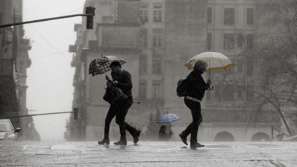 El Servicio Meteorológico Nacional (SMN) emitió una alerta amarilla por lluvias y viento.