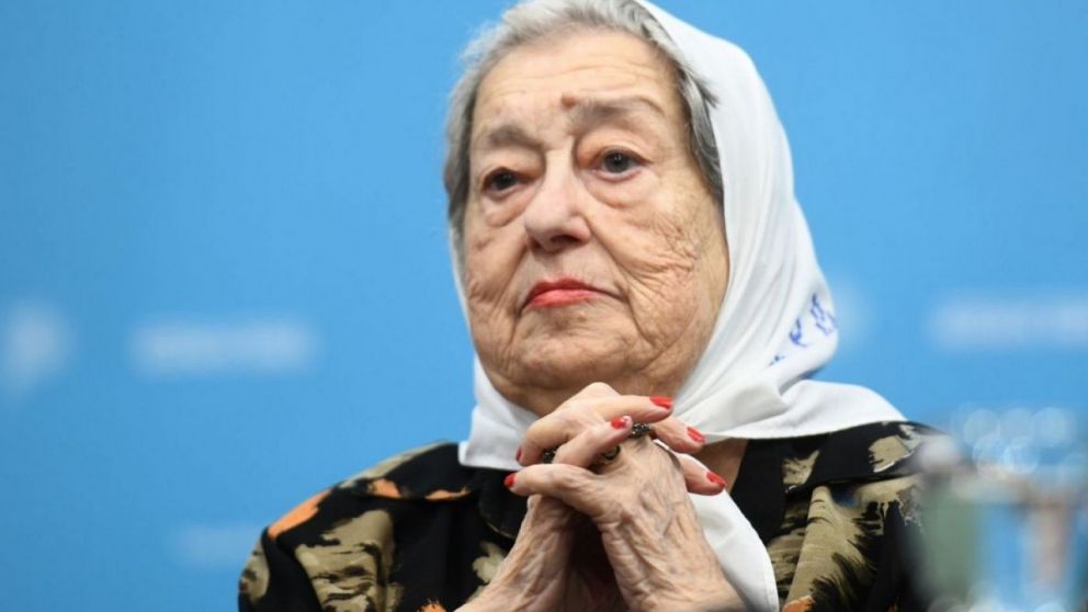 En el decreto se destaca que Hebe "se convirtió en símbolo de dignidad, coraje y lucha por la Memoria, Verdad y Justicia".