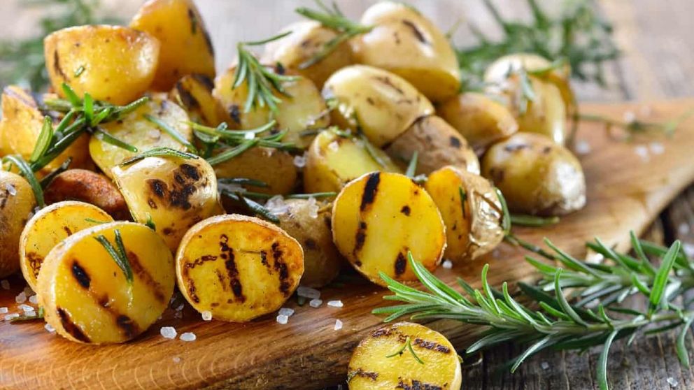 Receta de papas a la parrilla, ideales para el comienzo del Mundial de Qatar 2022.