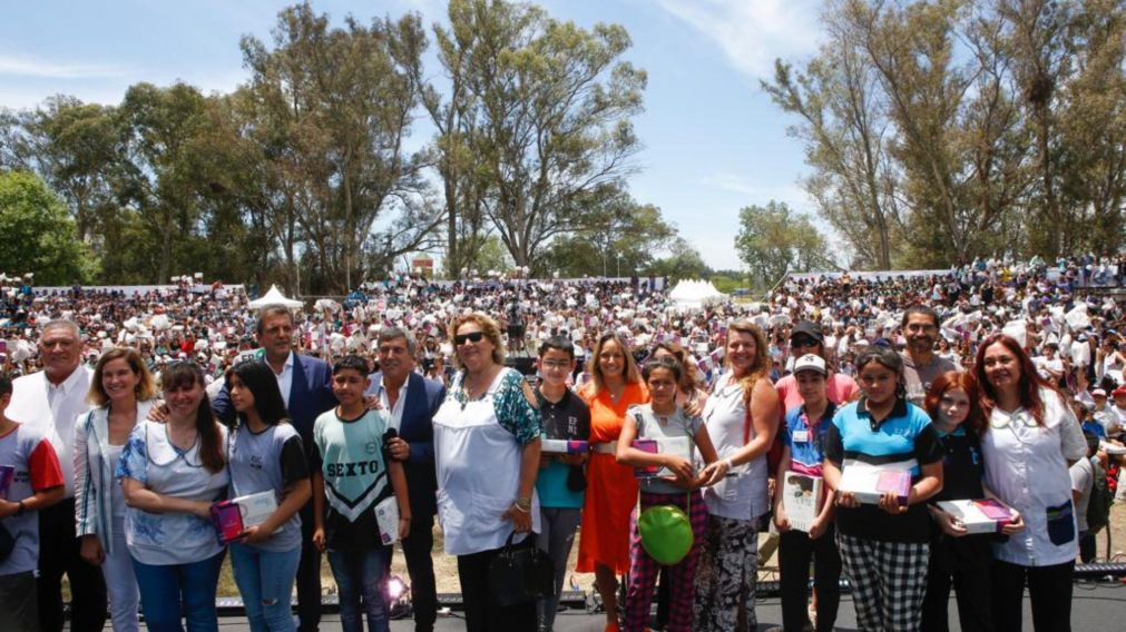 Sergio Massa destac� que �no va a quedar ni un solo chico sin su tablet en las escuelas del municipio�.