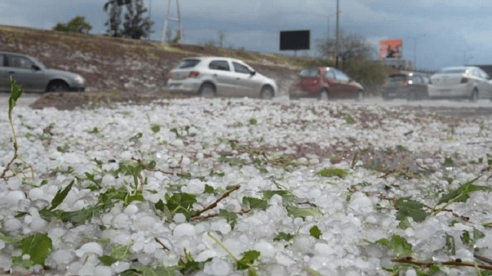 Se adelanta el granizo en Buenos Aires y otras diez provincias: alerta meteorológica por fuertes tormentas y ráfagas de viento