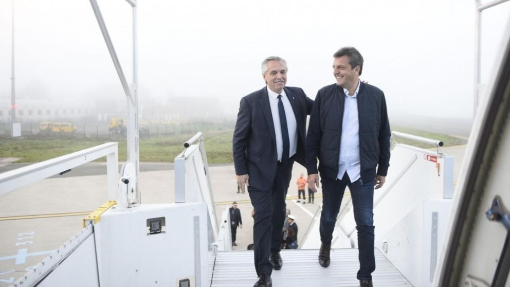 El presidente Alberto Fernández junto al ministro de Economía, Sergio Massa.