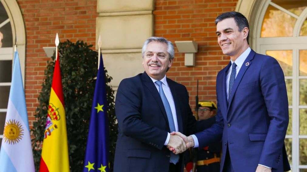 Alberto Fernández y Pedro Sánchez suspendieron el encuentro que tenían pautado para este miércoles por la situación en Polonia (Télam/Archivo),