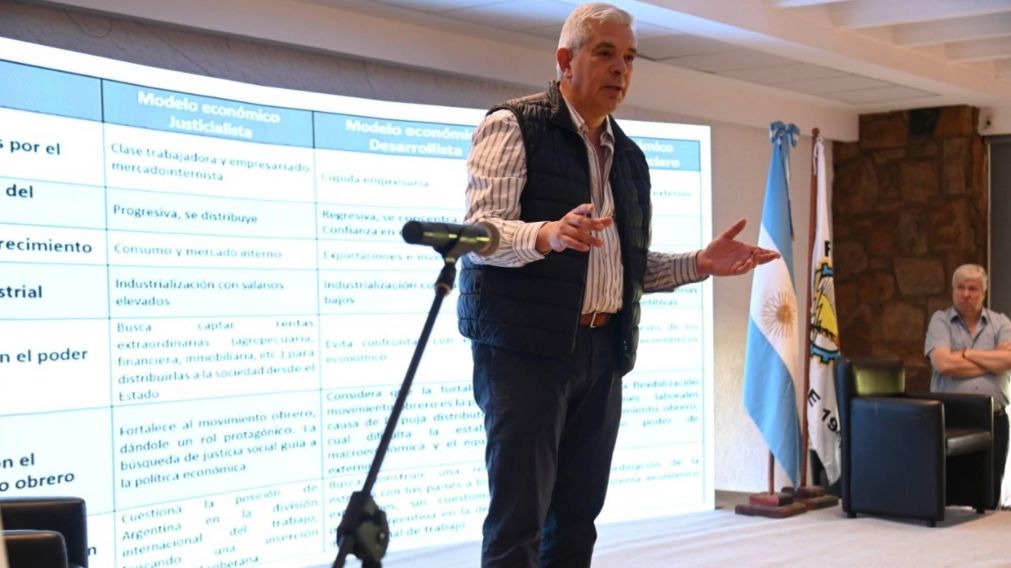 Julián Domínguez: "El macrismo ha sido expreso: vienen por los derechos de quienes trabajan".