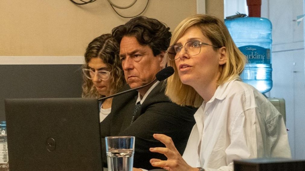 La fiscal María Luz Castany durante su alegato acompañada de Germán Wechsler y Natalia De Angelis.