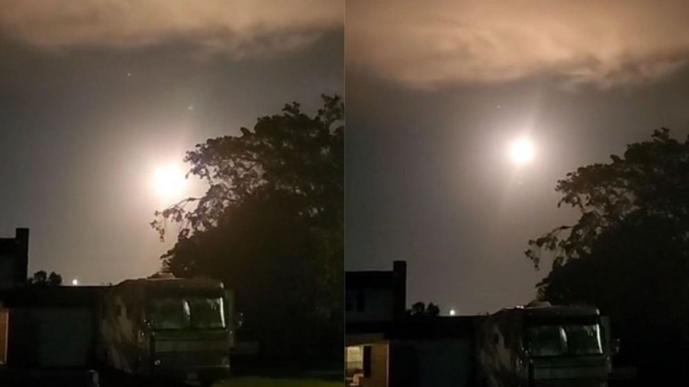 La aparici�n de un supuesto OVNi causa revuelo en las redes sociales.