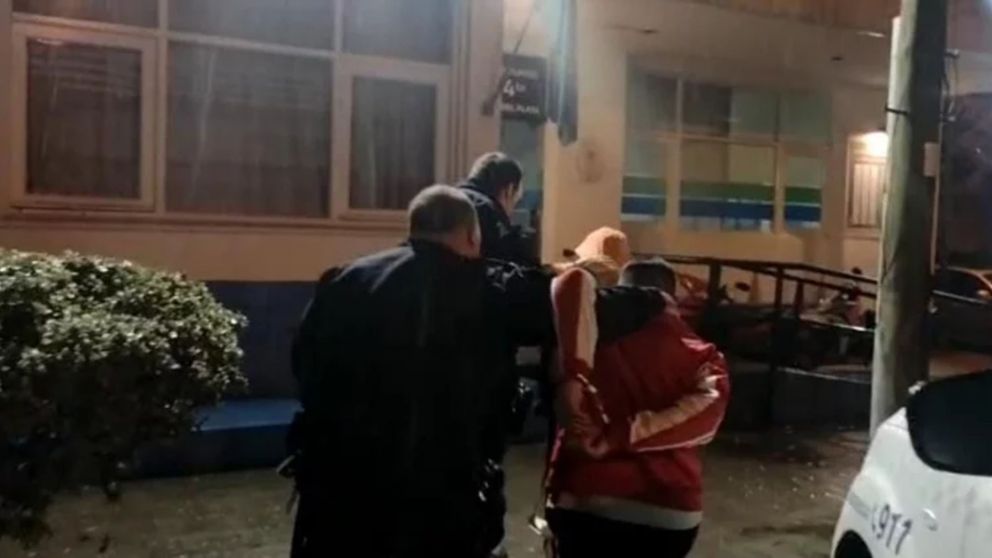 El momento de la detención de los delincuentes.