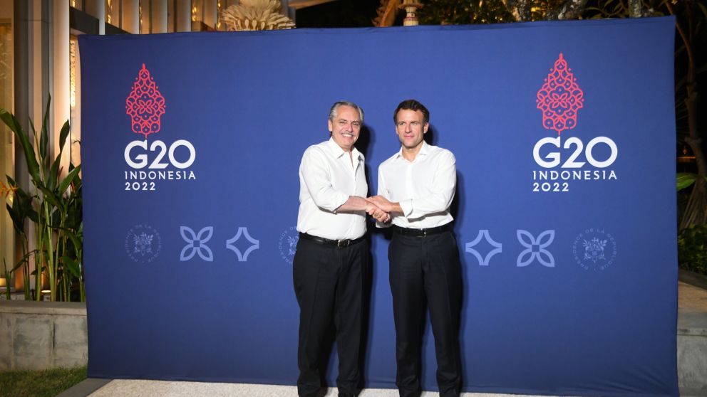 Fernández fue recibido en el aeropuerto de Bali para participar de la Cumbre del G20.