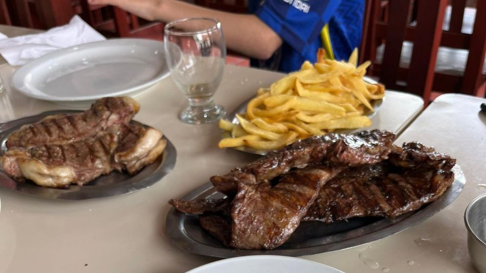 El detalle viral en la cuenta de un almuerzo para cuatro personas: "Toda barrani, me emociono".