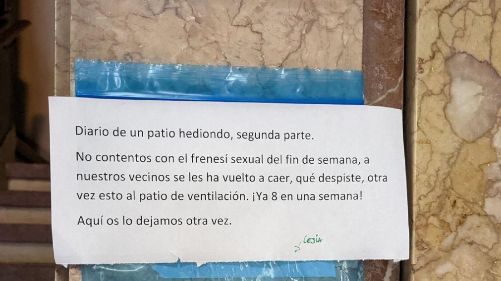 La fuerte discusión entre vecinos por los asquerosos residuos que dejan en el patio.