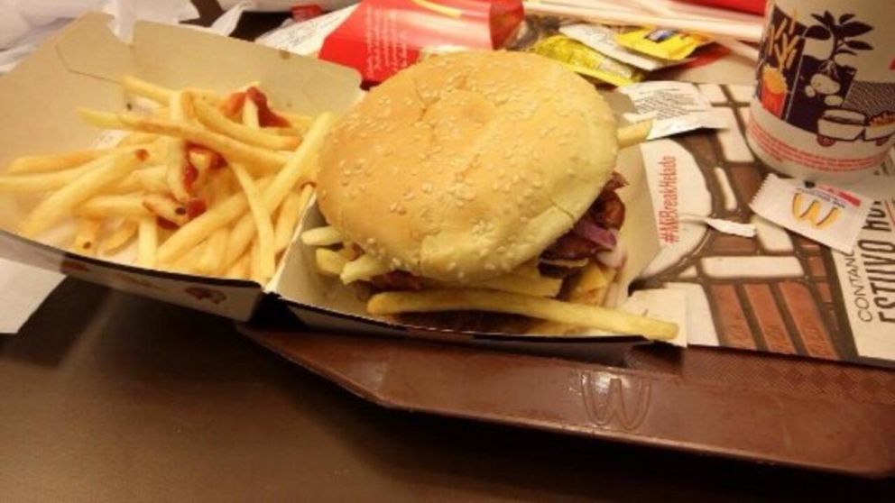 Descubrió una falla en la app de la cadena de comida rápida y se volvió viral en TikTok.