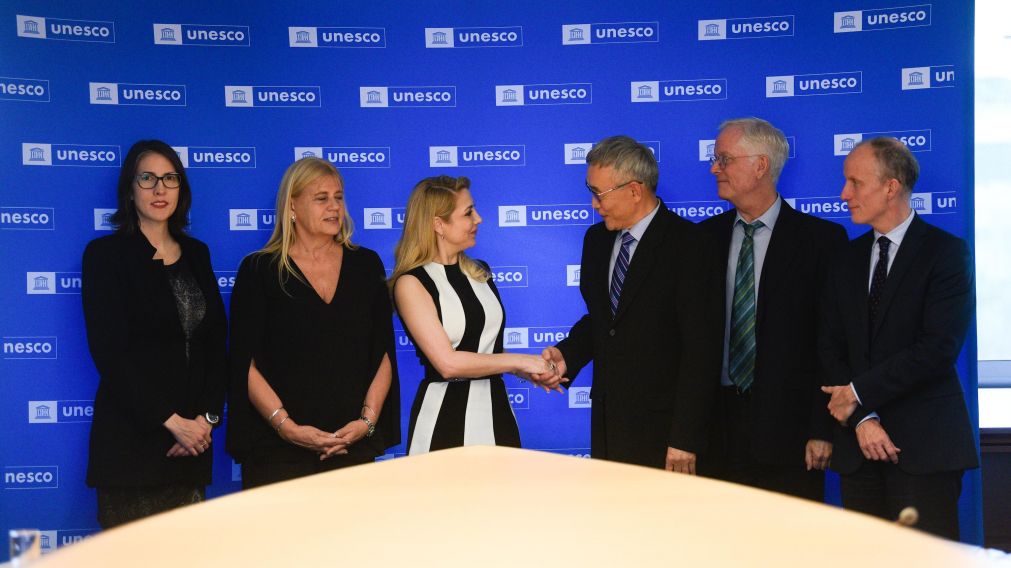Fabiola Yañez se reunió con la UNESCO para coordinar y fortalecer las acciones globales contra el bullying
