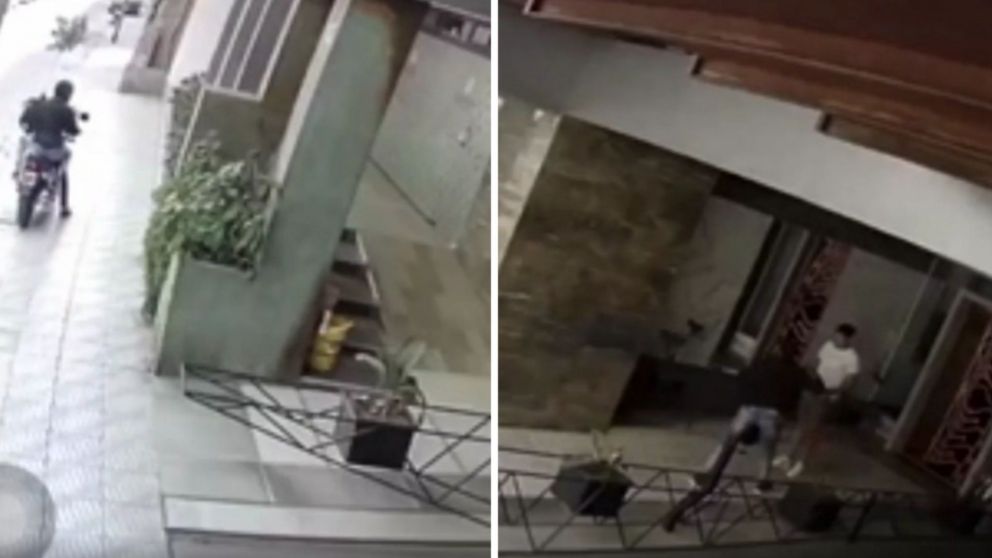 La víctima fue sorprendida mientras esperaba que le abran la puerta.