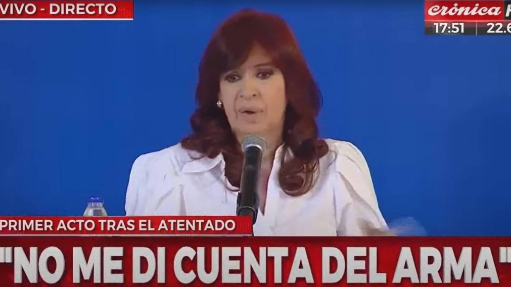 Cristina Kirchner en el acto de la UOM: "Vi el atentado que pretendi� volarme la cabeza por televisi�n, por suerte no me di cuenta del arma".