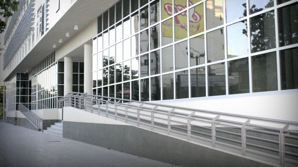 Golpeó a su ex y la amenazó con difundir fotos intimas, porque le reclamó la cuota del celular que ella le compró con su tarjeta para ayudarlo.