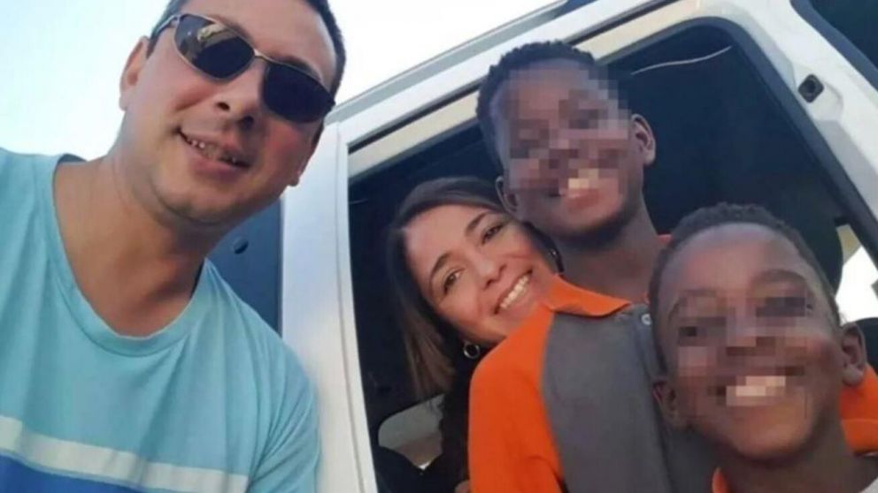 Los nenes africanos, en épocas donde parecían ser felices y queridos (Archivo).