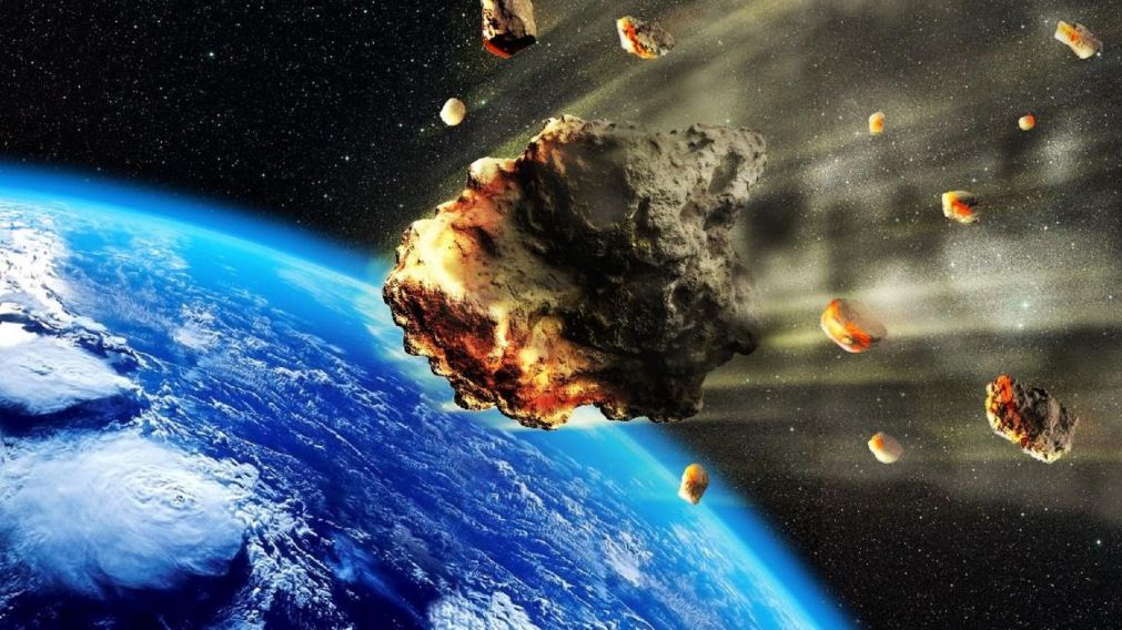 Un asteroide "asesino de planetas" se dirige hacia la Tierra y podr�a acabar con la humanidad.