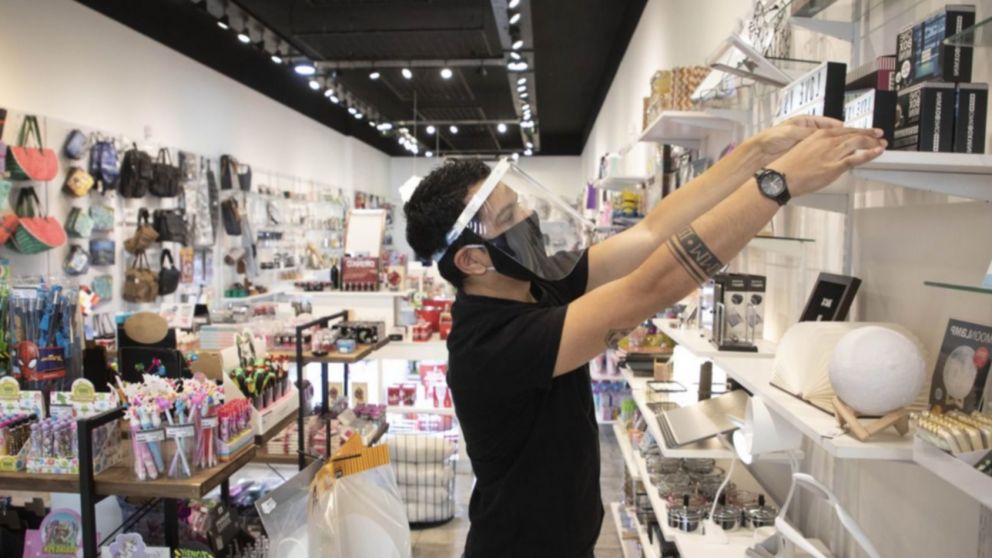 El aumento para los empleados de comercio fue acordado en la revisión paritaria.