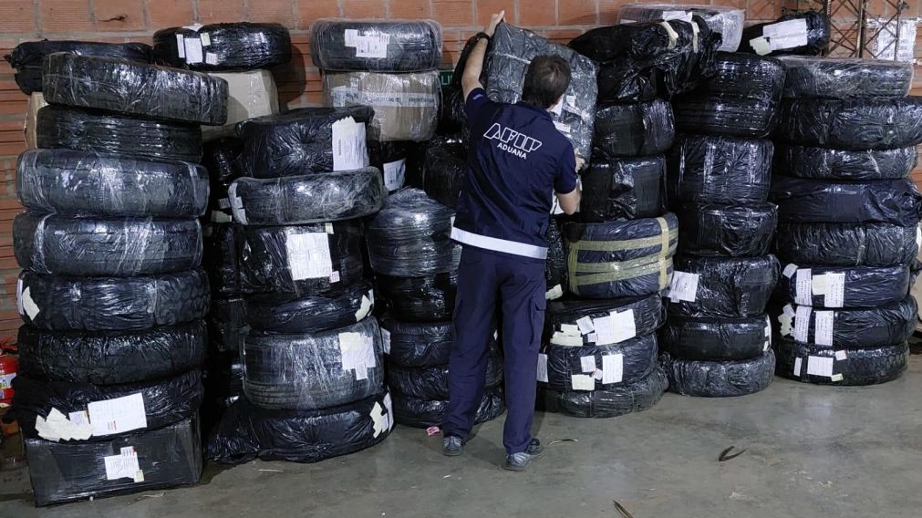La Aduana secuestró en octubre más de 500 neumáticos en Misiones.