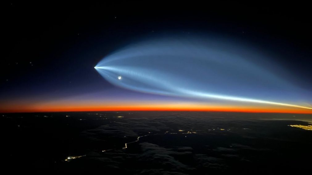 Registraron extrañas luces en el cielo y sostienen que fue un OVNI.