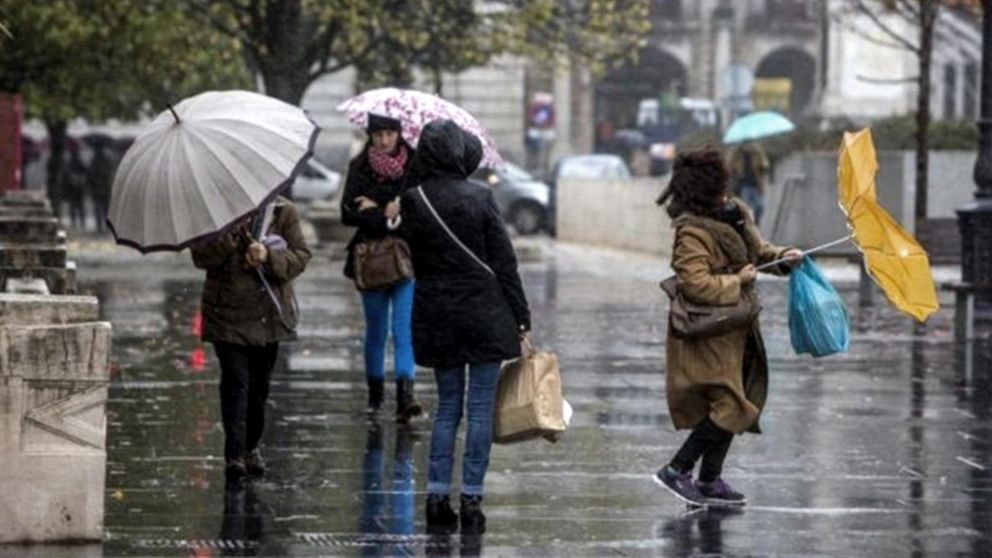 El pronóstico anticipa varios días inestables con lluvias y una marcada baja térmica.