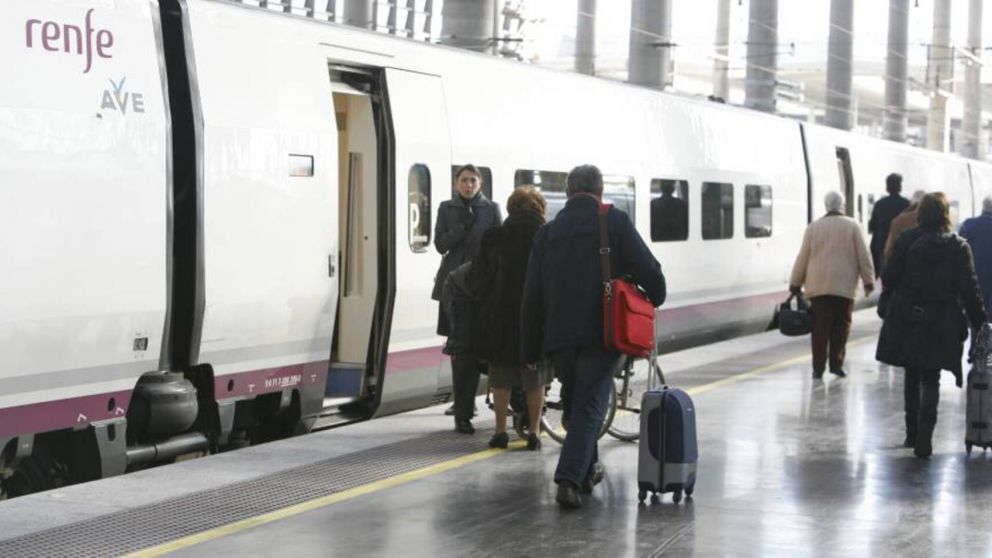 Unos amigos deberán pagar miles de dólares tras realizar una despedida de soltero en un tren (Imagen ilustrativa).