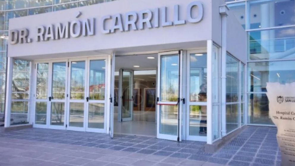 La joven de 18 años se encuentra en el Hospital Ramón Carrillo.