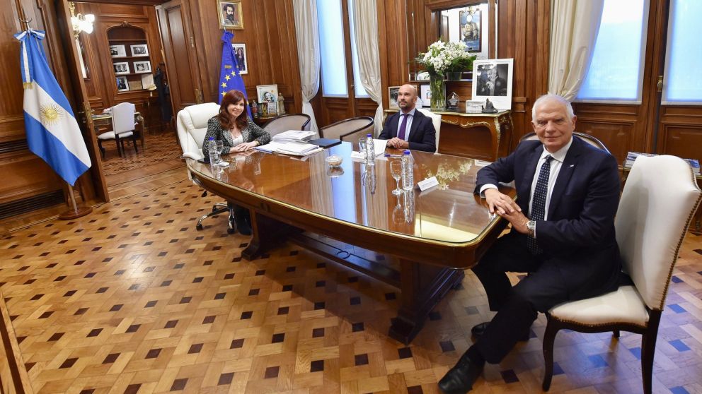 Cristina Kirchner junto a representantes de la UE.