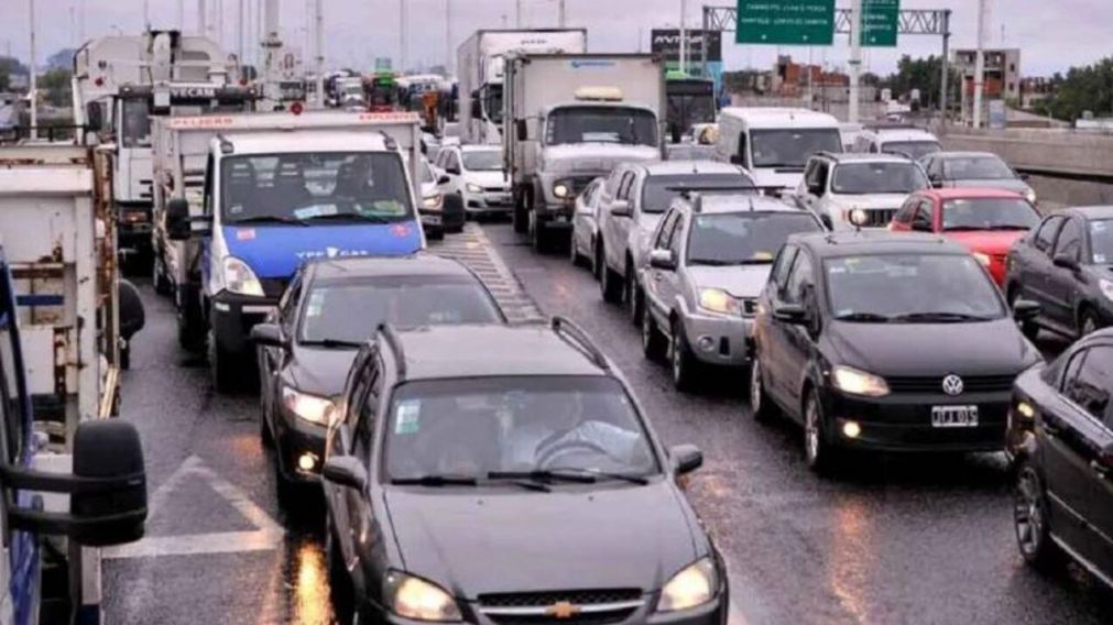 Tr�nsito congestionado en los accesos a la Ciudad de Buenos Aires (Imagen ilustrativa).