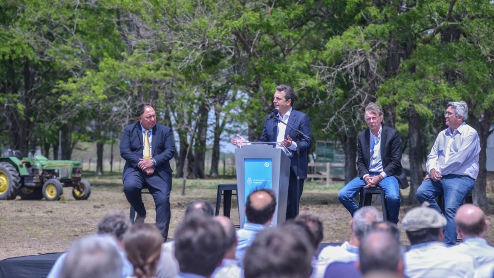 Massa encabezó la presentación del Programa Avanzar Productivo en General Las Heras.
