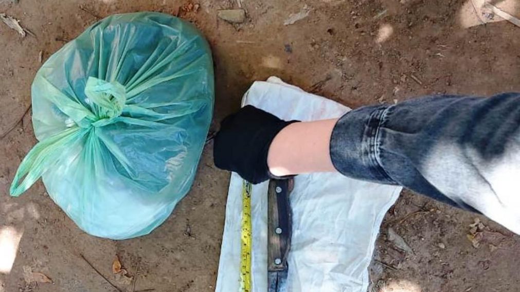 El asesinato ocurrió en una cancha de fútbol.