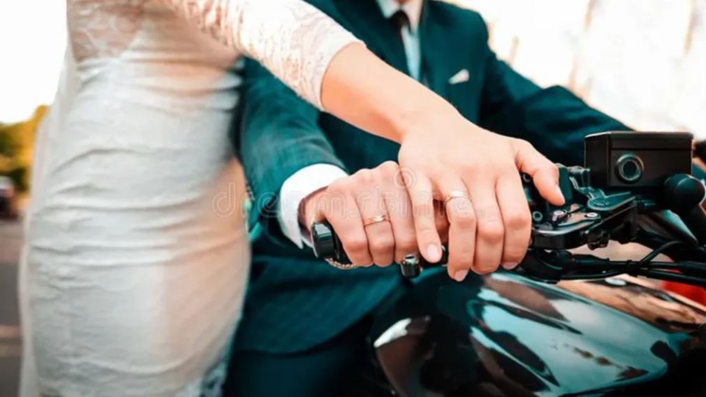 Un hombre descubrió que estaba casado con una desconocida tras comprarse una moto (Imagen ilustrativa).