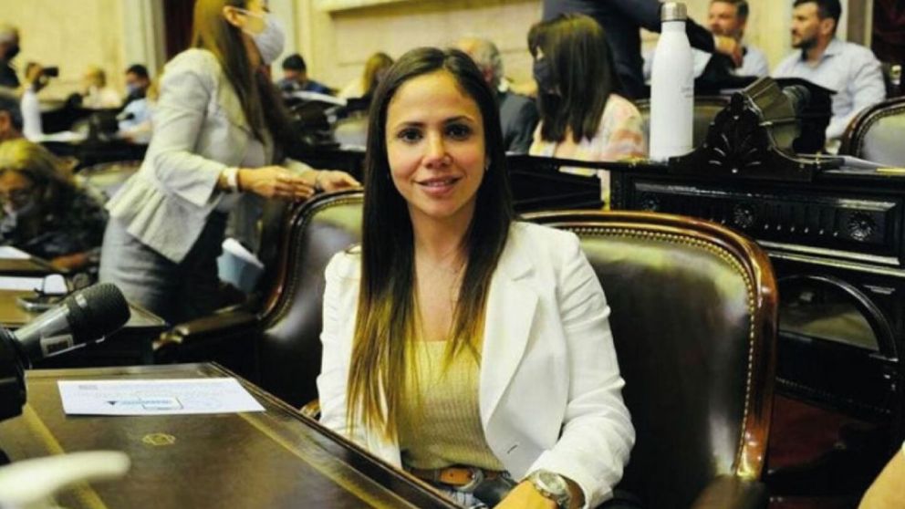 La ex diputada nacional Romina Uhrig ingresó a la casa de Gran Hermano 2022 (Imagen redes sociales).