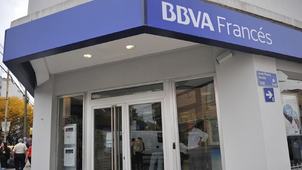BBVA Francés busca empleados para sumar a sus filas y ofrece sueldos de hasta $305.000: conocé las vacantes y los requisitos