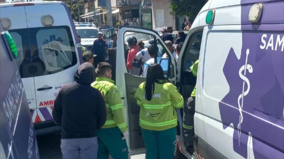 La víctima murió en el acto, mientras que el agresor fue llevado con vida a un centro de salud.