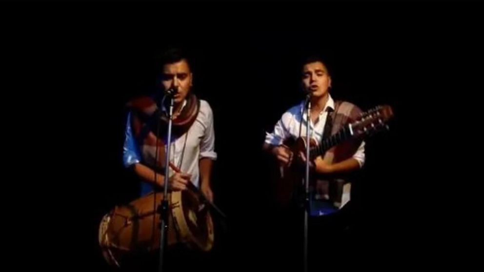 Músicos hicieron un cover folclórico de la “session” de Bizarrap y Quevedo y estalló en las redes sociales (TikTok/@diegotichero).