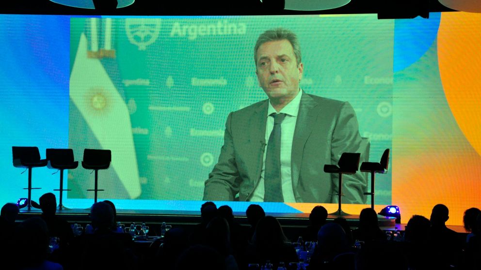 En el encuentro, el ministro subrayó que los mejores momentos de la Argentina en los últimos 20 años fueron "cuando tuvimos los superávit gemelos" (Foto: Télam).