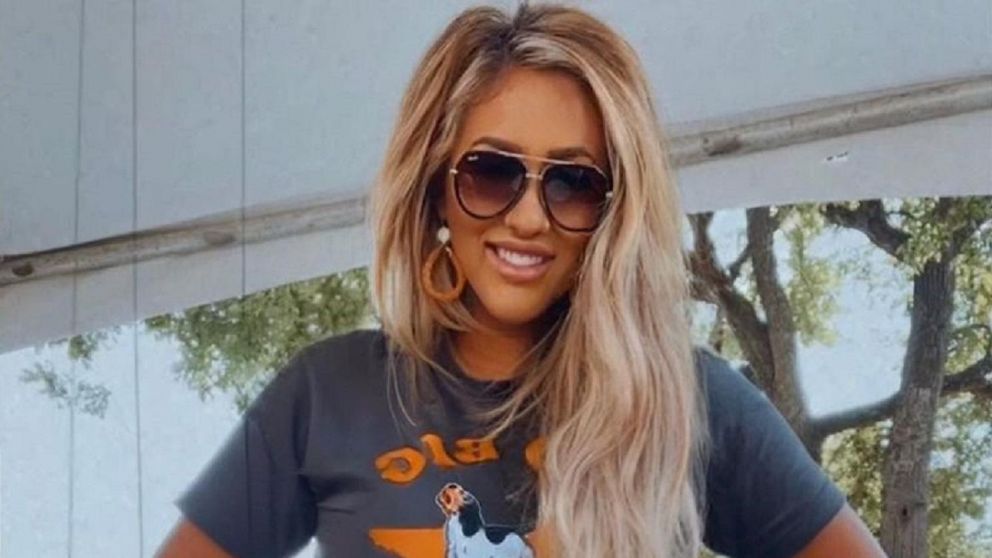 Escándalo: es mamá, tiene OnlyFans y no la dejan ingresar a los partidos del futbol de sus hijos