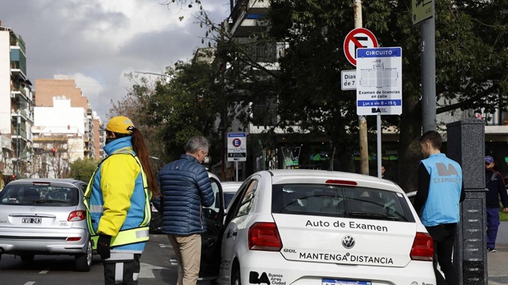Cada sede tiene una capacidad para tomar aproximadamente 30 exámenes diarios.