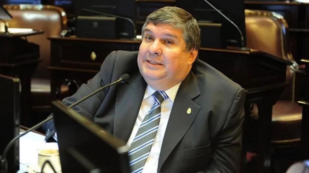 José Mayans fue internado de urgencia (Telam).