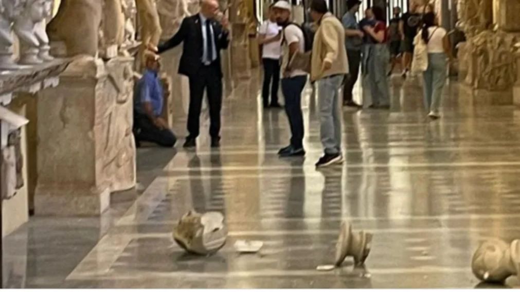 Un turista pidió ver al Papa Francisco, le dijeron que no y rompió obras de arte del Vaticano (imagen redes sociales).