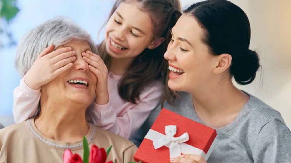 Los celulares son uno de los obsequios más populares para homenajear a las madres, con uno de estos es imposible quedar mal.