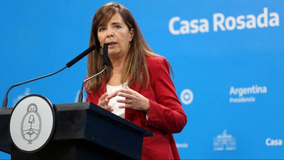 Gabriela Cerruti confirmó que el Gobierno tiene "en agenda el otorgamiento de un bono contra la inflación".